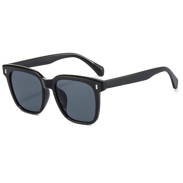 designer fashion classic sunglasses attitude sun glasses multicolor frame vintage style outdoor classical model 8239, White;black
designer fashion classic sunglasses attitude sun glasses multicolor frame vintage style outdoor classical model 8239, White;black