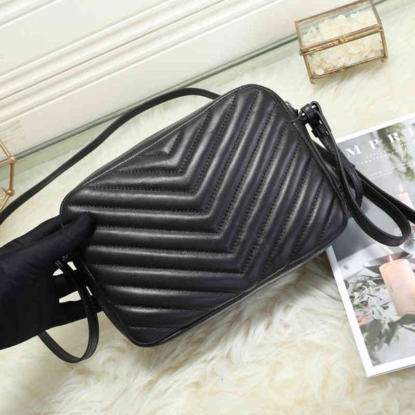 large-capacity handbagsfashion women luxurys designers bags shoulder 2021 messenger handbags cross body plain stripes genuine leat
large-capacity handbagsfashion women luxurys designers bags shoulder 2021 messenger handbags cross body plain stripes genuine leat