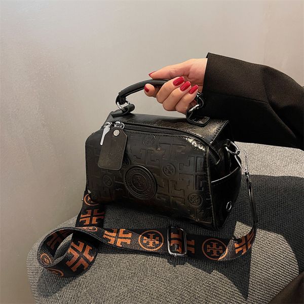 luxury designer bag new fashion embossed letter handbag soft leather small square single shoulder diagonal women's outlet sale7lxd
luxury designer bag new fashion embossed letter handbag soft leather small square single shoulder diagonal women's outlet sale7lxd