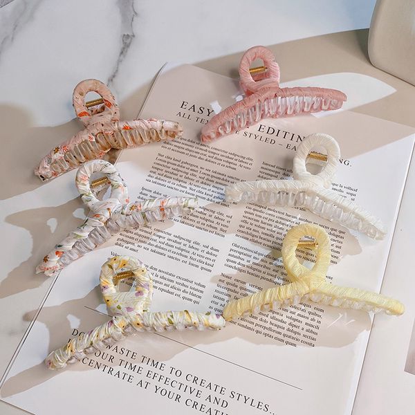 barrettes hairpin south korea's broken flower cloth art winding large grab clip simple small fresh going out shark girl net red, Golden;silver
barrettes hairpin south korea's broken flower cloth art winding large grab clip simple small fresh going out shark girl net red, Golden;silver