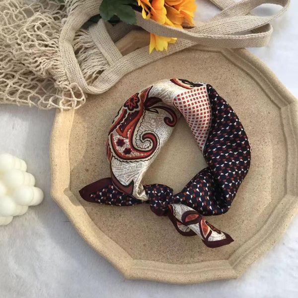 scarves 2021 vintage real silk scarf women headscarf square hairband hijab pashmina foulard neckerchief female bandana headband, Blue;gray
scarves 2021 vintage real silk scarf women headscarf square hairband hijab pashmina foulard neckerchief female bandana headband, Blue;gray
