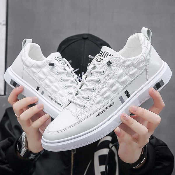2021 autumn men's sports casual sho fashion small white trend solid color leather student board
2021 autumn men's sports casual sho fashion small white trend solid color leather student board