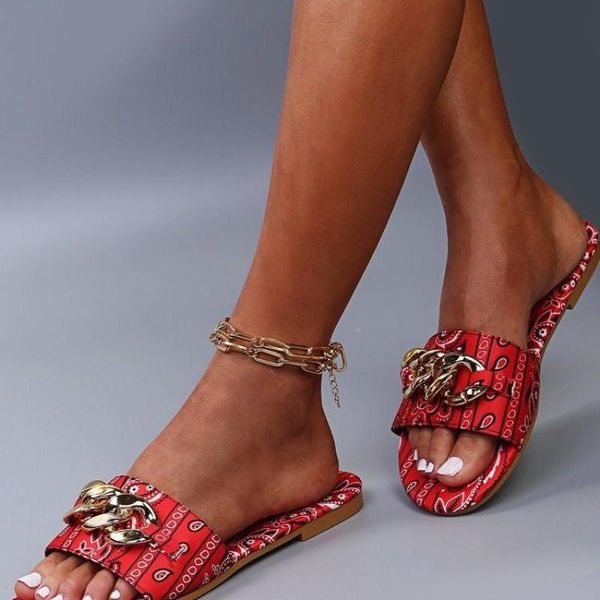 slippers 2021 flat grinding sandals anti-slip fashion wear external decoration beach shoes metal design women's, Black
slippers 2021 flat grinding sandals anti-slip fashion wear external decoration beach shoes metal design women's, Black
