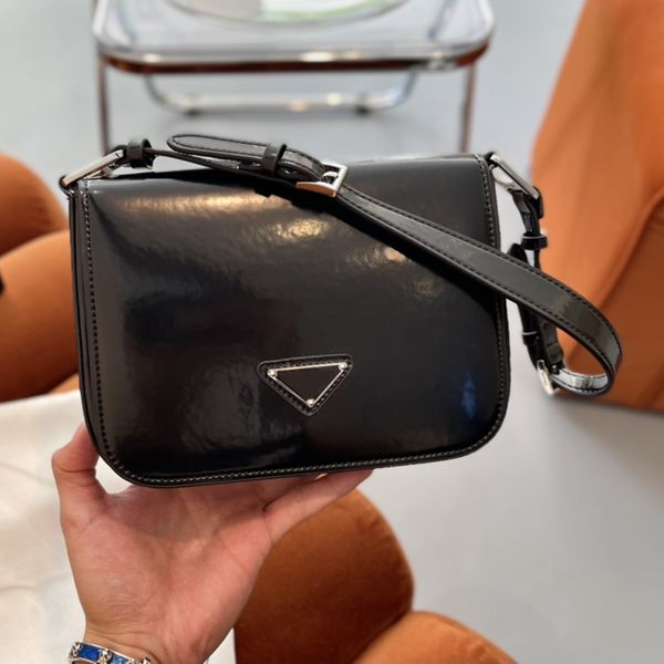 designer mini bags shoulder bag luxury crossbody high-quality genuine leather fashion brand 5 colors with exquisite packaging and original b
designer mini bags shoulder bag luxury crossbody high-quality genuine leather fashion brand 5 colors with exquisite packaging and original b