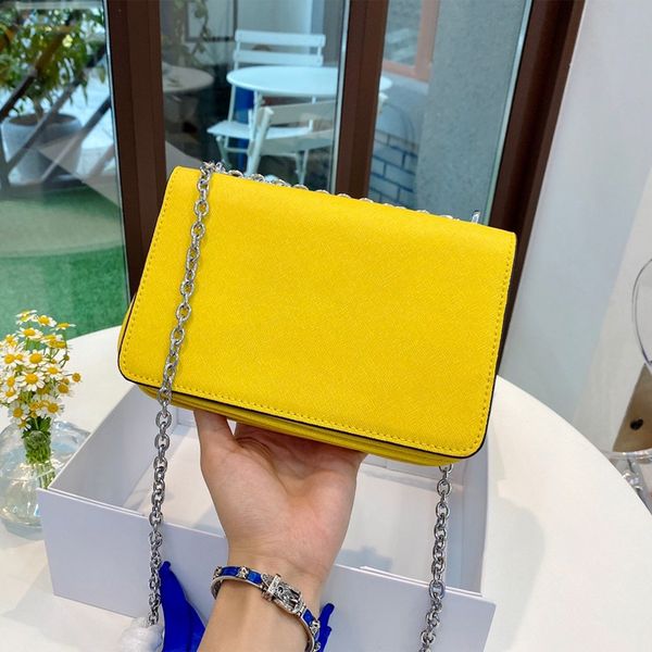 2021 luxurys shoulder bag ladies fashion metal chain design brands designer crossbody bags size: 22*15cm
2021 luxurys shoulder bag ladies fashion metal chain design brands designer crossbody bags size: 22*15cm