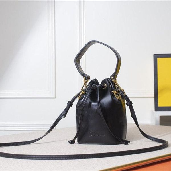 designer luxury handbags purses mini bag mon transparent tresor bucket handbag leather drawstring shoulder bags perforated size:12x18x10cm
designer luxury handbags purses mini bag mon transparent tresor bucket handbag leather drawstring shoulder bags perforated size:12x18x10cm