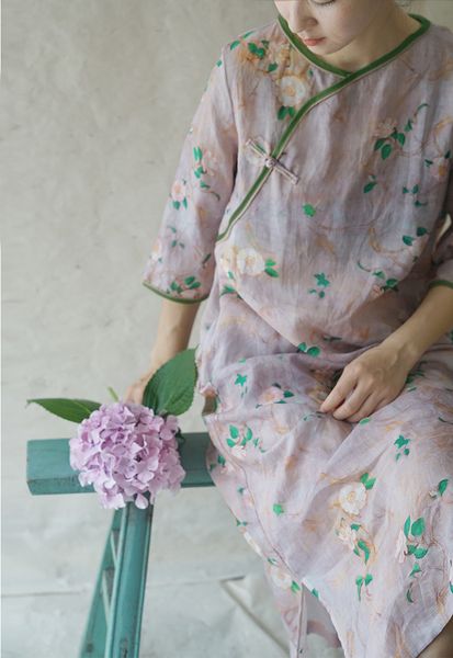 luxury cheongsam chine style linen printing skirt with slant front and plate button slit long qipao l2218, Blue;red
luxury cheongsam chine style linen printing skirt with slant front and plate button slit long qipao l2218, Blue;red