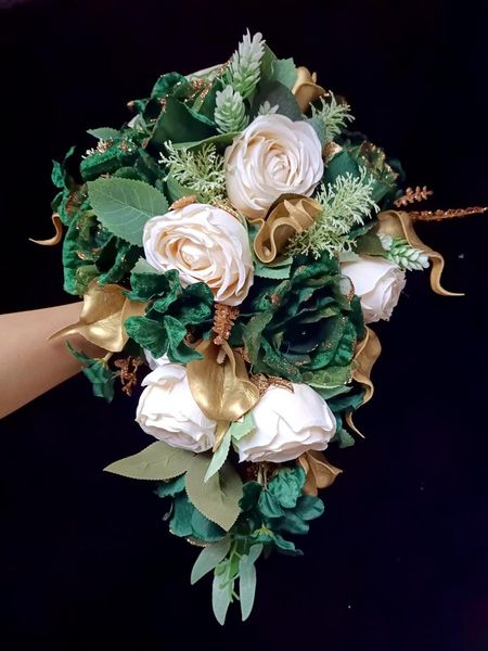 wedding flowers bride bouquet flower green roses gold calla lily decoration mariage ramo de novia boda
wedding flowers bride bouquet flower green roses gold calla lily decoration mariage ramo de novia boda