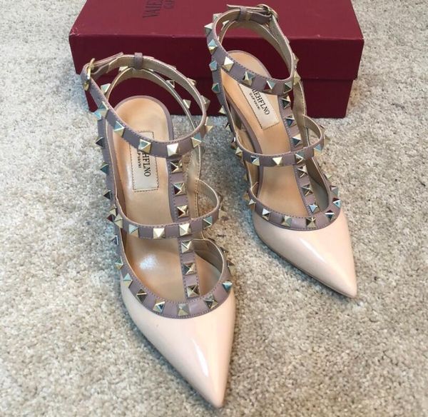 dress shoes rivet pointed high heels classic leather strap stiletto shallow mouth toe sandals women wedding shoes, with v, Black
dress shoes rivet pointed high heels classic leather strap stiletto shallow mouth toe sandals women wedding shoes, with v, Black