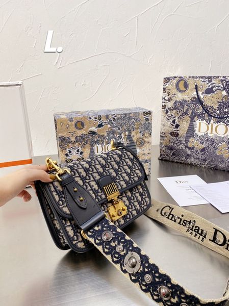 2021 bag party star style luxury shoulder messenger crossbody women hand fashion bags handbags handbag -l0600, Red;black
2021 bag party star style luxury shoulder messenger crossbody women hand fashion bags handbags handbag -l0600, Red;black