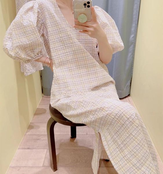 party dresses 2021 summer women's midi dress plaid printed v-neck lantern sleeve sweet mid-calf ladies long split robe for holiday, White;black
party dresses 2021 summer women's midi dress plaid printed v-neck lantern sleeve sweet mid-calf ladies long split robe for holiday, White;black