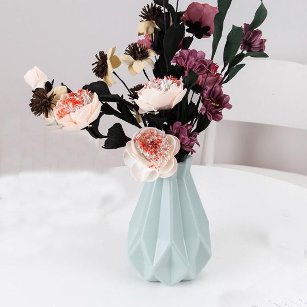 20cm*14cm size hip shape plastic material vase imitation ceramic flower vase&plastic for home decoration vases
20cm*14cm size hip shape plastic material vase imitation ceramic flower vase&plastic for home decoration vases