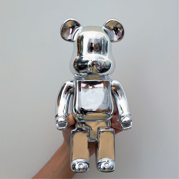 28cm bearbrick 400% be@rbrick gloomy new year's gift home decoration tide play model plating resin electronic games kids toys 210318
28cm bearbrick 400% be@rbrick gloomy new year's gift home decoration tide play model plating resin electronic games kids toys 210318