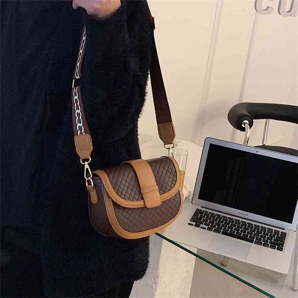 80% off outlet store leisure wide shoulder strap saddle bag popular splicing single shoulder messenger women's new autumn and winter co, Black;red
80% off outlet store leisure wide shoulder strap saddle bag popular splicing single shoulder messenger women's new autumn and winter co, Black;red