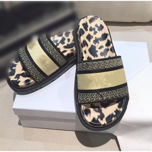 slippers brand designers 2021 women summer soft soled casual slides printing embroidery beach holiday fashion females shoes, Black
slippers brand designers 2021 women summer soft soled casual slides printing embroidery beach holiday fashion females shoes, Black