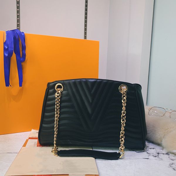 luxurys lady wave chain tote designers bags genuine leather women shoulder bag black white big space key holder m51496
luxurys lady wave chain tote designers bags genuine leather women shoulder bag black white big space key holder m51496