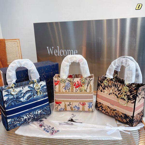 luxurys micro lady doir medium lady d-lite bag book tote designer handbags genuine leather shoulder bags shopping purse hanger wallet for wo
luxurys micro lady doir medium lady d-lite bag book tote designer handbags genuine leather shoulder bags shopping purse hanger wallet for wo