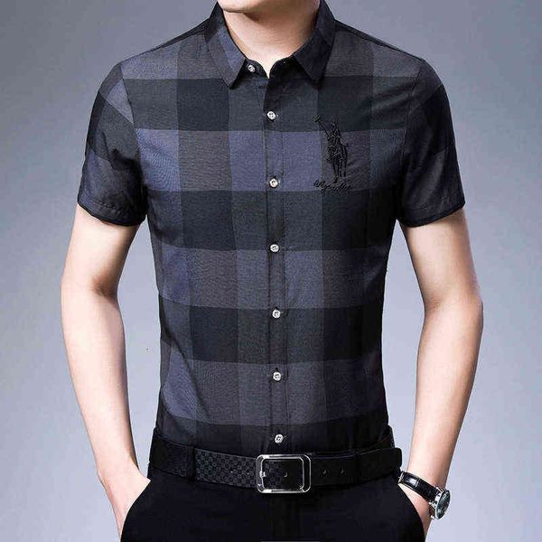men's ice silk short sleeve 2021 summer men's trend casual lapel print busins fit shirt men, White;black
men's ice silk short sleeve 2021 summer men's trend casual lapel print busins fit shirt men, White;black