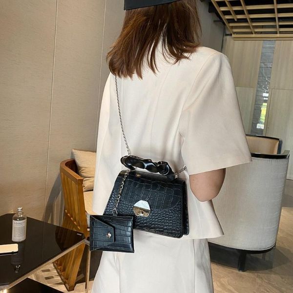 evening bags fashion crocodile pattern women mini pu leather shoulder for chain designer luxury handbag female travel tote
evening bags fashion crocodile pattern women mini pu leather shoulder for chain designer luxury handbag female travel tote