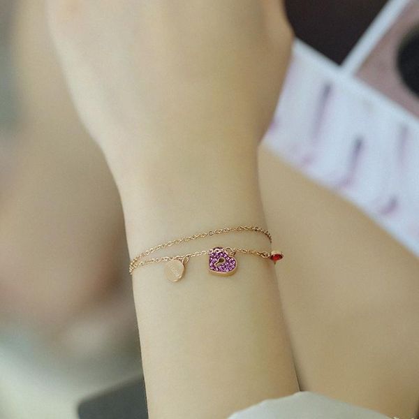 charm bracelets chaowang red double-layer peach heart zircon titanium steel bracelet women's fashion minority design fu, Golden;silver
charm bracelets chaowang red double-layer peach heart zircon titanium steel bracelet women's fashion minority design fu, Golden;silver
