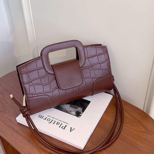 hangbags crocodile pattern women's bag 2021 autumn fashion one shoulder messenger net red chain portable small square
hangbags crocodile pattern women's bag 2021 autumn fashion one shoulder messenger net red chain portable small square