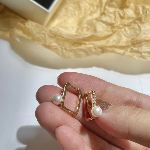 colorful square pearl earrings women's temperament high sense of light luxury niche fashion summer, Golden
colorful square pearl earrings women's temperament high sense of light luxury niche fashion summer, Golden