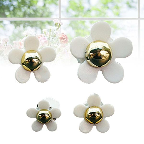car air freshener 4 pcs vent decorations little daisy flowers fragrance holder auto interior decoration
car air freshener 4 pcs vent decorations little daisy flowers fragrance holder auto interior decoration