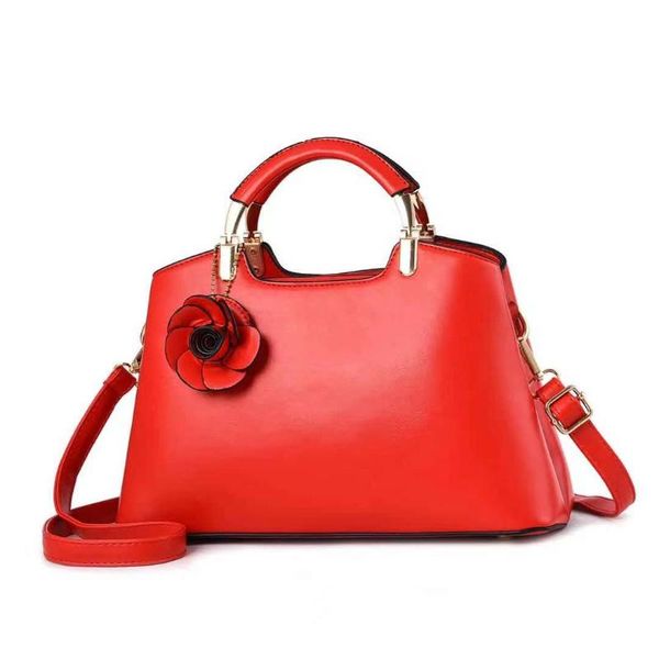 dl176-26 retro portable single shoulder bag fashion flower pendant oil wax leather smooth diagonal women's cross body
dl176-26 retro portable single shoulder bag fashion flower pendant oil wax leather smooth diagonal women's cross body