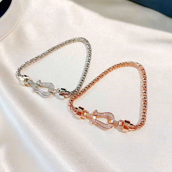 s925 silver u-shaped horseshoe bracelet, high-quality snake bone chain, fashion and luxury jewelry, wholesale delivery, Golden;silver
s925 silver u-shaped horseshoe bracelet, high-quality snake bone chain, fashion and luxury jewelry, wholesale delivery, Golden;silver