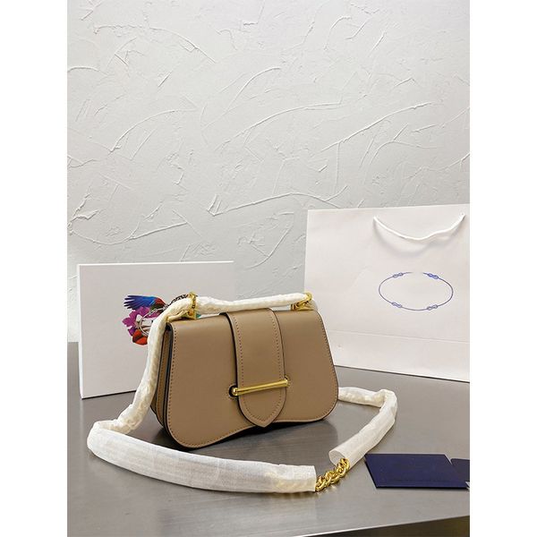 park tower playful simple cigarette case women's bag high version new messenger
park tower playful simple cigarette case women's bag high version new messenger