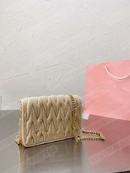 female designer microfiber leather material simple and fashionable chain bag crossbody sweet lady temperament
female designer microfiber leather material simple and fashionable chain bag crossbody sweet lady temperament