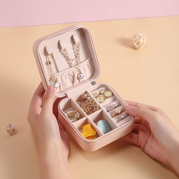 wholesale portable jewelry box single layer simple jewelrys storage box ring earring pendant necklace boxes, Black;white
wholesale portable jewelry box single layer simple jewelrys storage box ring earring pendant necklace boxes, Black;white