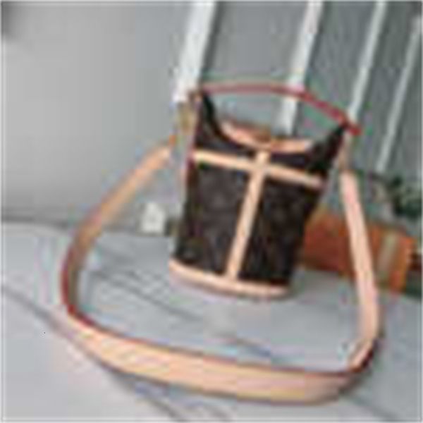 2020 cross brand iconic shoulder designer duffle handbag luxury spring handbags m43587 handles french bags totes fries body bag bag clut
2020 cross brand iconic shoulder designer duffle handbag luxury spring handbags m43587 handles french bags totes fries body bag bag clut