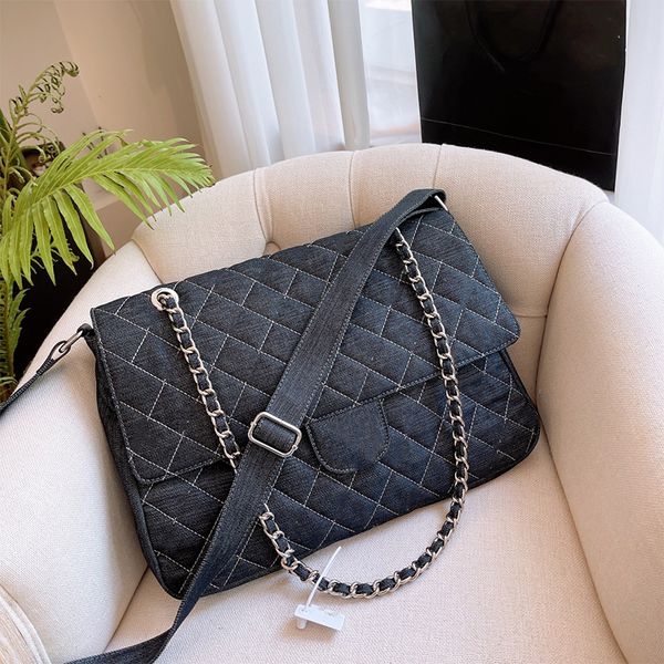 2021 luxury fashion female bag denim shoulder bags large capacity street ladies shopping travel handbag messenger bag with gift box crossbod
2021 luxury fashion female bag denim shoulder bags large capacity street ladies shopping travel handbag messenger bag with gift box crossbod