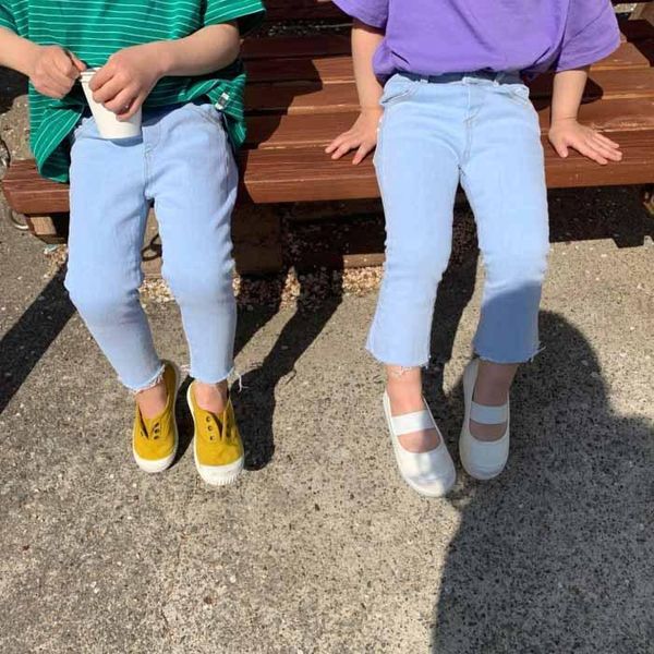 autumn korean children's clothing girls japanese and simple personality light blue jeans
autumn korean children's clothing girls japanese and simple personality light blue jeans