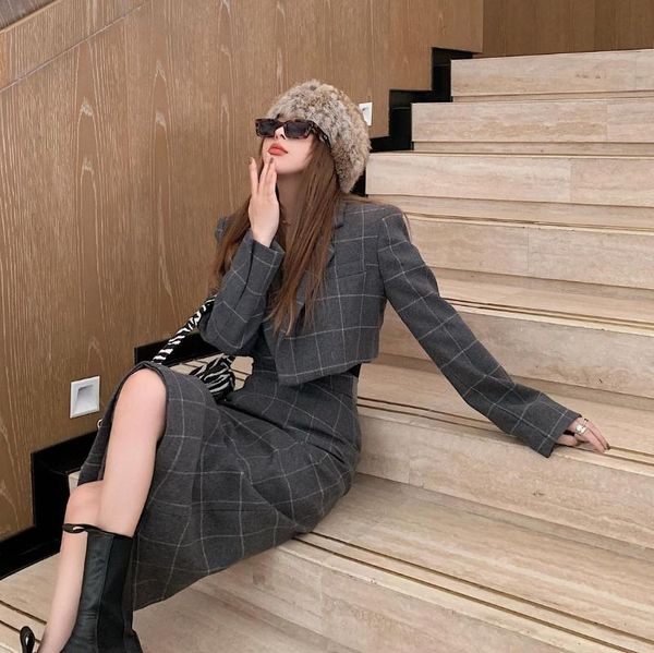 spring autumn vintage plaid women's skirt suit short woolen jacket slim wrap office two-piece set female korea clothing two piece dress, White
spring autumn vintage plaid women's skirt suit short woolen jacket slim wrap office two-piece set female korea clothing two piece dress, White