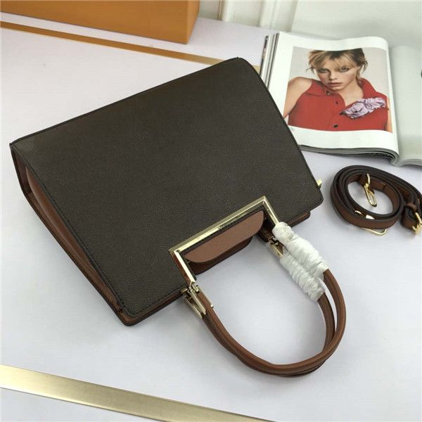 designers bags handbag shoulder purses wallets tote crossbody lady bag classic flower gold decoration thread shape satchel luxury women hand
designers bags handbag shoulder purses wallets tote crossbody lady bag classic flower gold decoration thread shape satchel luxury women hand