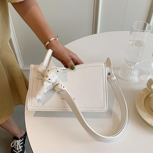 evening bags simple casual solid color small bag female 2021summer style foreign fashion one-shoulder underarm messenger baguette
evening bags simple casual solid color small bag female 2021summer style foreign fashion one-shoulder underarm messenger baguette
