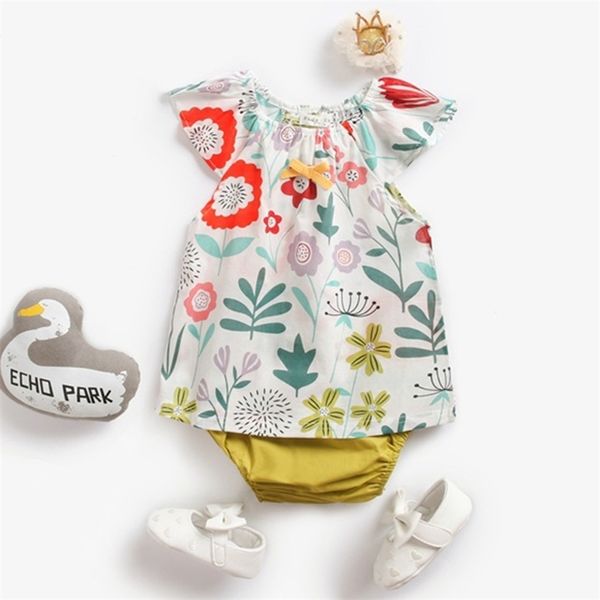 summer baby girl clothes kids girls sets floral printing t-shirt + triangle pants clothing suit children 210521, White
summer baby girl clothes kids girls sets floral printing t-shirt + triangle pants clothing suit children 210521, White