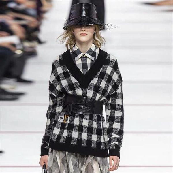 fashion week women sweater 2021 fall winter v neck black white plaid loose pullover runway knitted ladies jumper women's sweaters, White;black
fashion week women sweater 2021 fall winter v neck black white plaid loose pullover runway knitted ladies jumper women's sweaters, White;black