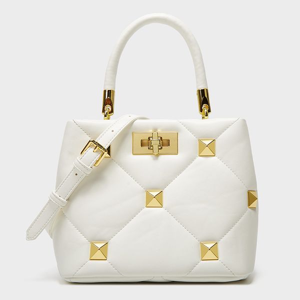 new handbags 2021 rivet bucket sheepskin large capacity summer fashion straddle women's one shoulder hand bag factory direct sale
new handbags 2021 rivet bucket sheepskin large capacity summer fashion straddle women's one shoulder hand bag factory direct sale
