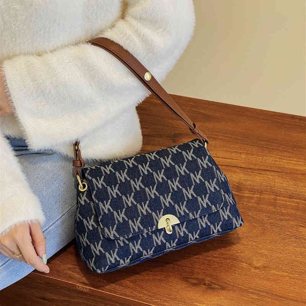 bag female 2021 autumn and winter letter printed flower one shoulder armpit bag small leisure square
bag female 2021 autumn and winter letter printed flower one shoulder armpit bag small leisure square