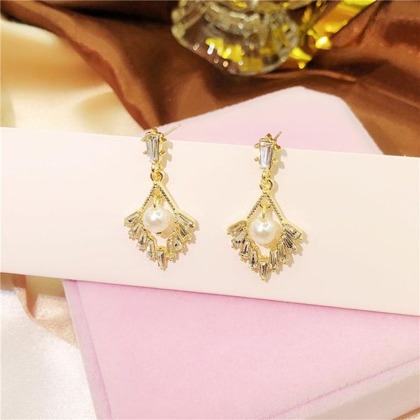 dangle & chandelier exquisite elegant golden crystal pearl eardrop lady temperament earrings charm jewelry accessory party gifts for women, Silver
dangle & chandelier exquisite elegant golden crystal pearl eardrop lady temperament earrings charm jewelry accessory party gifts for women, Silver