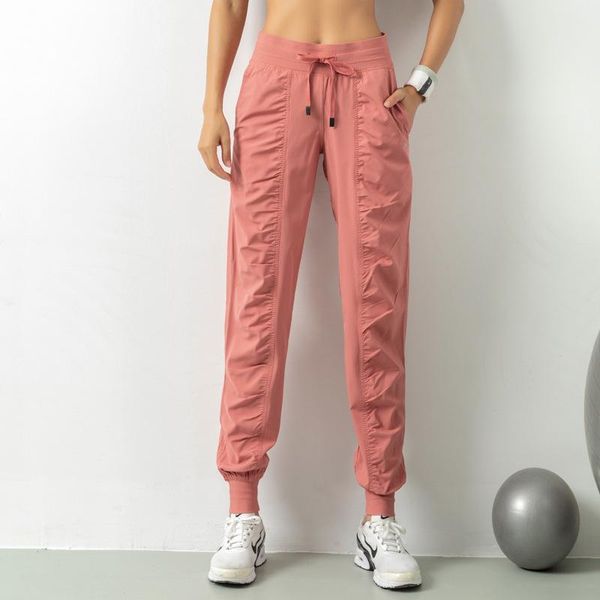 yoga outfit 2021 arrival breathable quick dry lightweight loose pants fitness workout casual sweatpants for women
yoga outfit 2021 arrival breathable quick dry lightweight loose pants fitness workout casual sweatpants for women