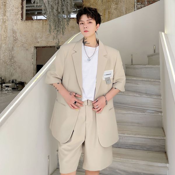 2021 new chest label design men's short sleeve single breasted suit coat summer handsome black blazer clothing korean y7848, White;black
2021 new chest label design men's short sleeve single breasted suit coat summer handsome black blazer clothing korean y7848, White;black