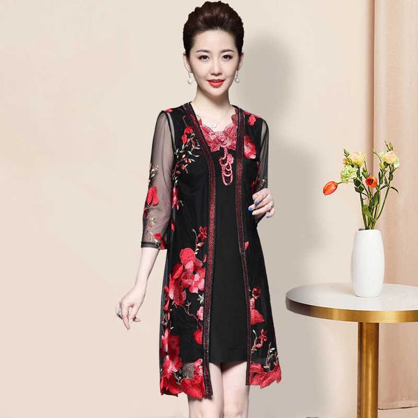 luxury evening dress middle aged and elderly summer 2021 two-piece set 's cloth 40-year-old 50 hi -in-law wedding banquet embroidery, Black;gray
luxury evening dress middle aged and elderly summer 2021 two-piece set 's cloth 40-year-old 50 hi -in-law wedding banquet embroidery, Black;gray