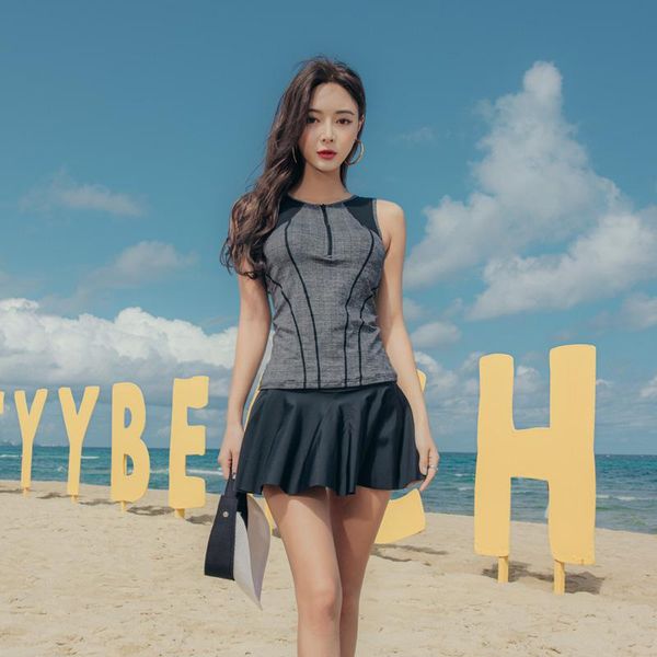 sanqi female swimsuit women's spring two-piece suit, conservative students cover belly and look thin swimming suit swimwear one-piece s
sanqi female swimsuit women's spring two-piece suit, conservative students cover belly and look thin swimming suit swimwear one-piece s