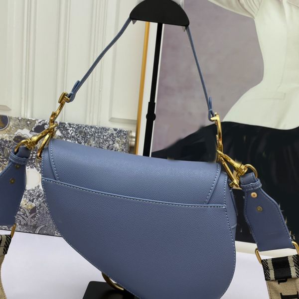 handbag saddle bag women crossbody bags plain cowhide genuine leather palmar stria metal pendant wide shoulder strap
handbag saddle bag women crossbody bags plain cowhide genuine leather palmar stria metal pendant wide shoulder strap