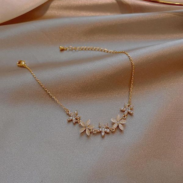 link, chain 2021 temperament female exquisite rhinestones imitation opal flower bracelet fashion sweet girl women's jewelry accessories, Black
link, chain 2021 temperament female exquisite rhinestones imitation opal flower bracelet fashion sweet girl women's jewelry accessories, Black