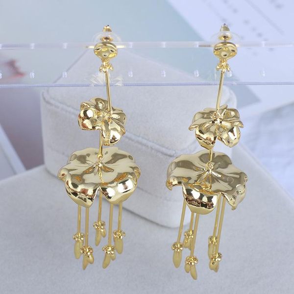 stud creative metal flower three-dimensional lotus leaf tassel multi-drop wind chimes earrings, Golden;silver
stud creative metal flower three-dimensional lotus leaf tassel multi-drop wind chimes earrings, Golden;silver